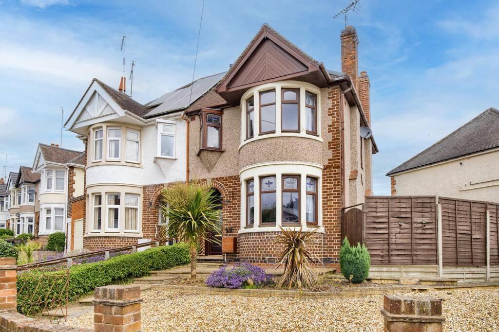 Low Rate - Coventry For 3 Bedroom House With Garden, Free Netflix And Unlimited Wi-Fi - Driveway Parking - Agc Exterior foto