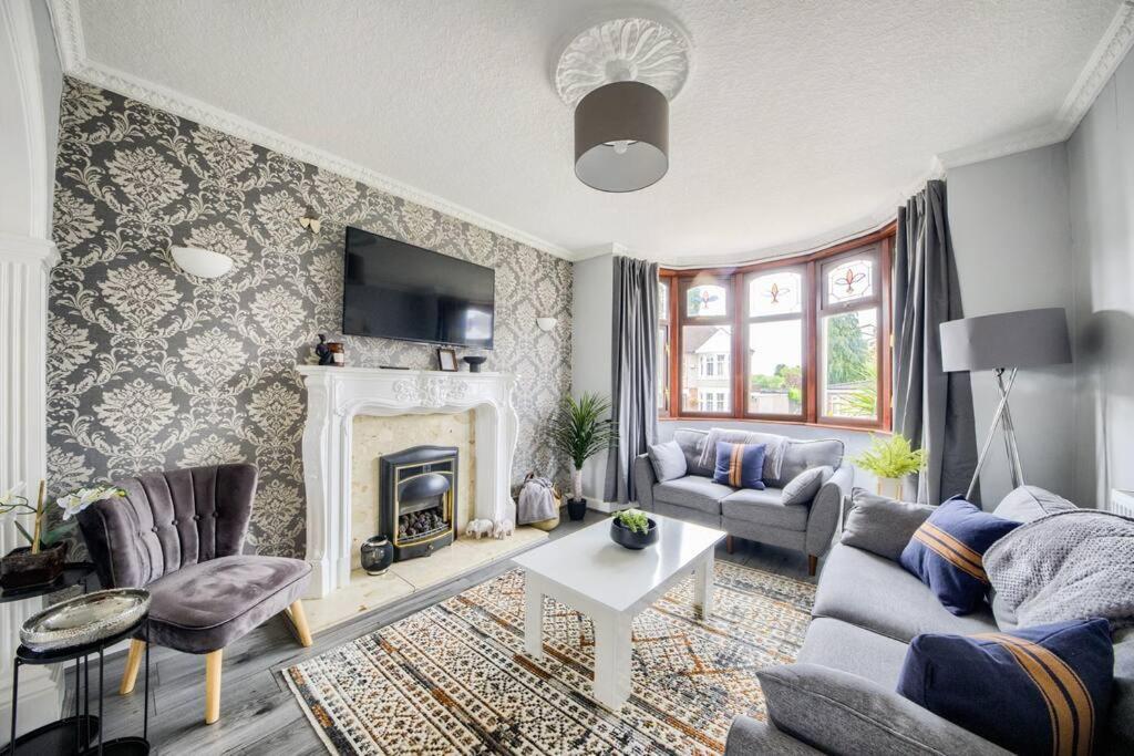 Low Rate - Coventry For 3 Bedroom House With Garden, Free Netflix And Unlimited Wi-Fi - Driveway Parking - Agc Exterior foto