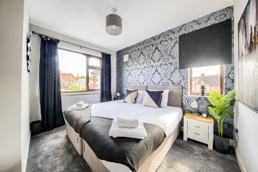 Low Rate - Coventry For 3 Bedroom House With Garden, Free Netflix And Unlimited Wi-Fi - Driveway Parking - Agc Exterior foto