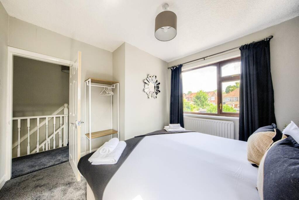 Low Rate - Coventry For 3 Bedroom House With Garden, Free Netflix And Unlimited Wi-Fi - Driveway Parking - Agc Exterior foto